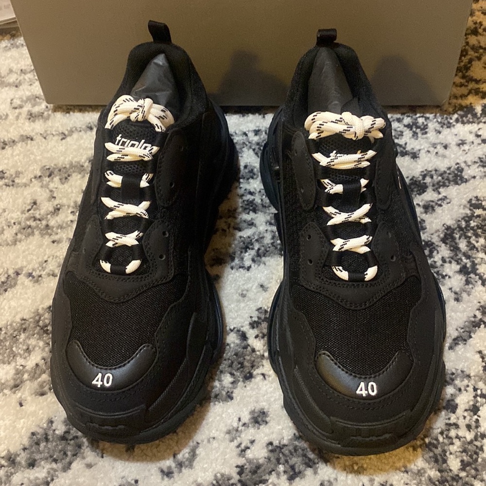 BALENCIAGA Triple S Sneakers - Picture 4 of 10